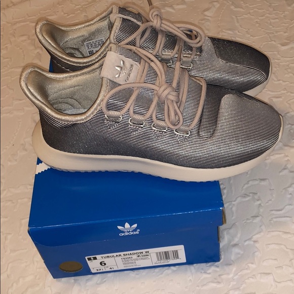 Women’s Adidas Tubular Shoes - Picture 4 of 4
